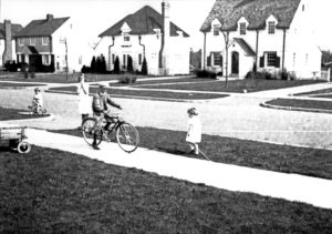 David Leavitt and his sisters play on Avalon Drive in the 1930s